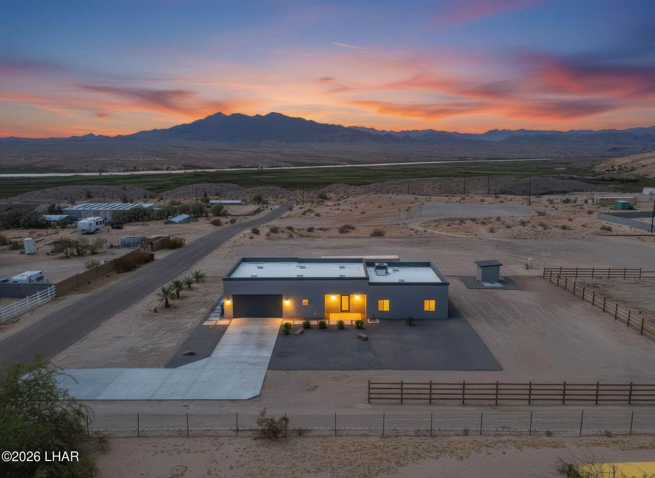 1020 Riverside Dr - Photo 1