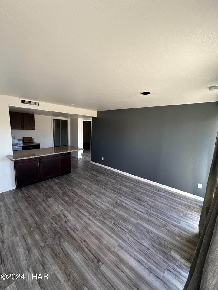 89 Acoma Blvd - Photo 1