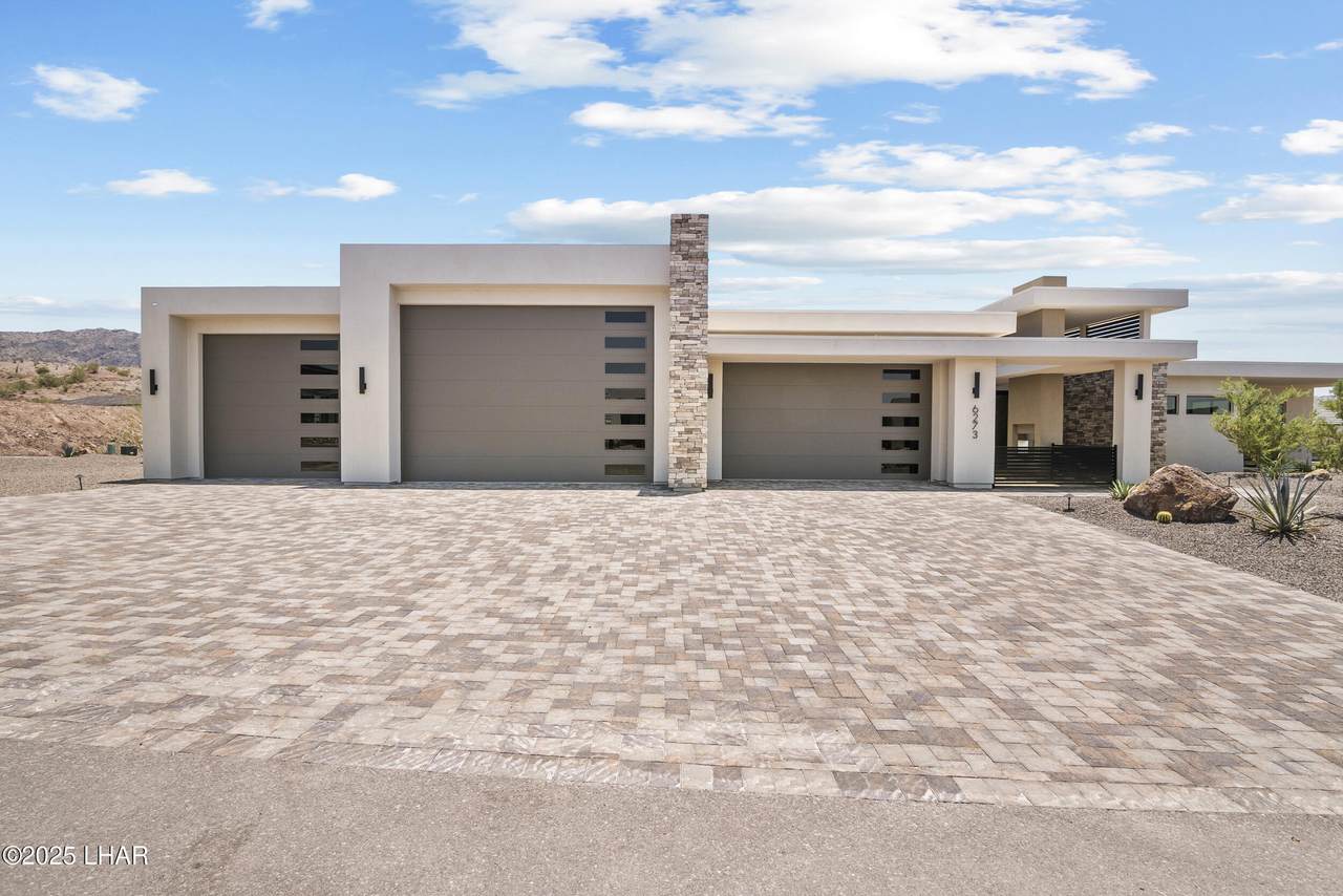 6273 Avienda De Los Colinas - Photo 1