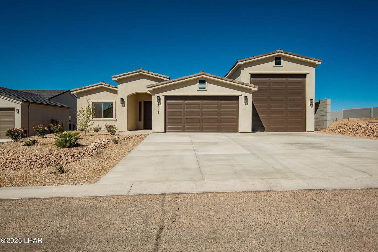 2339 Pawnee Trl - Photo 1