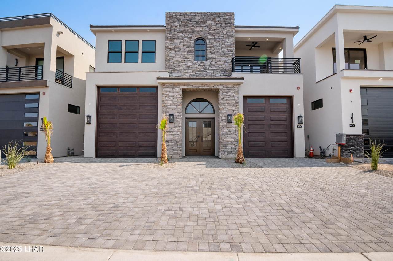 805 Malibu Dr - Photo 1