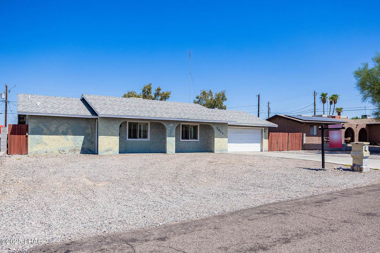 1705 Topaz Dr - Photo 1