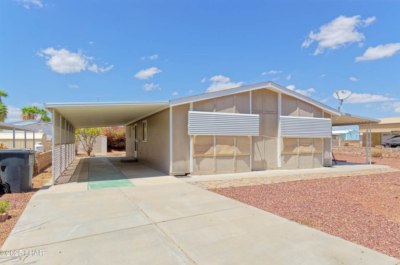49566 Topaz Ave - Photo 1