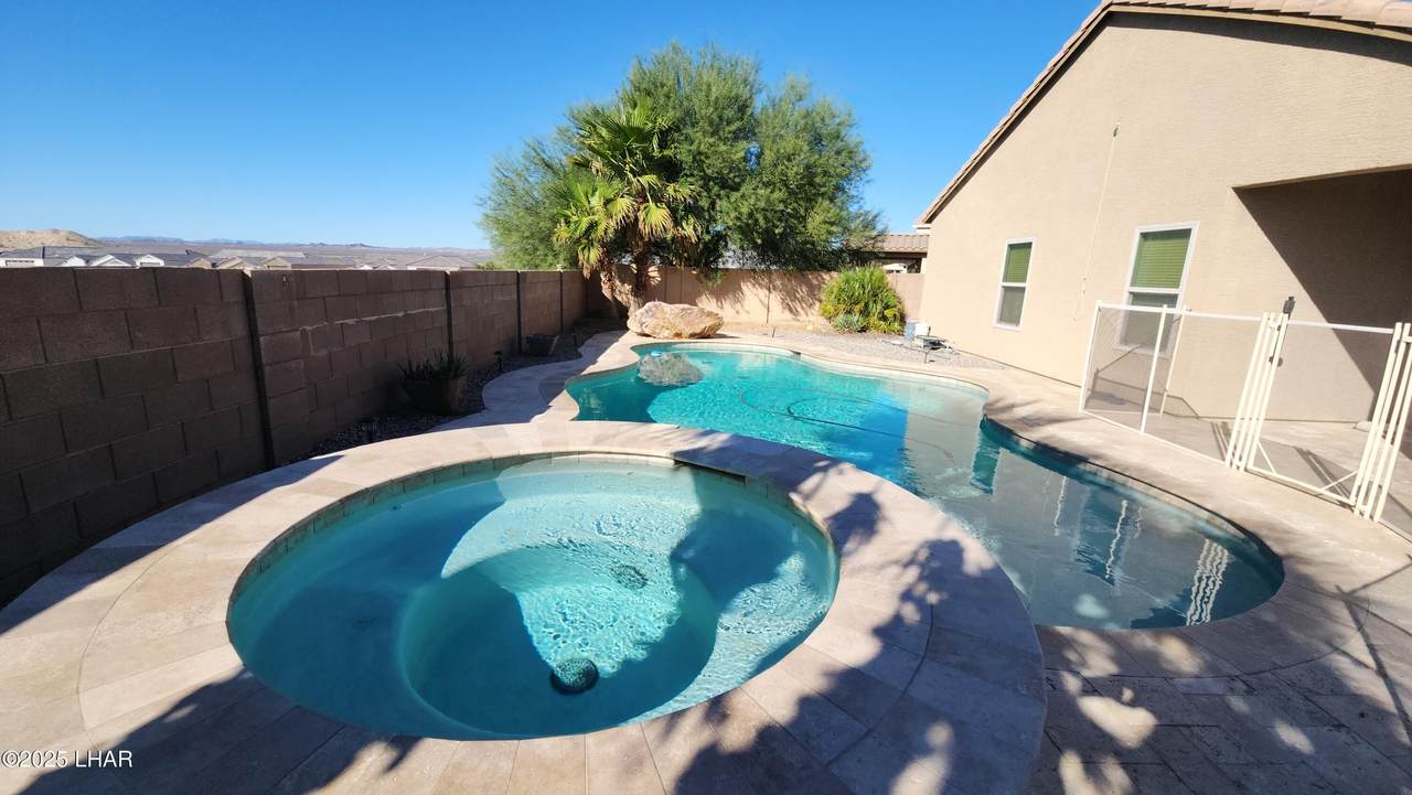 1736 Azalea Ave - Photo 1