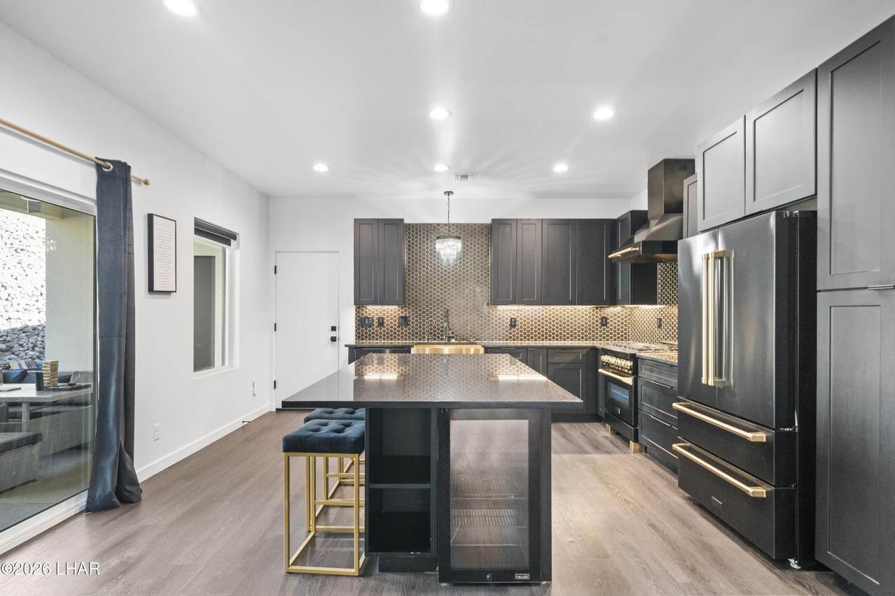 https://bt-photos.global.ssl.fastly.net/lakehavasu/1280_boomver_3_1038838-2.jpg