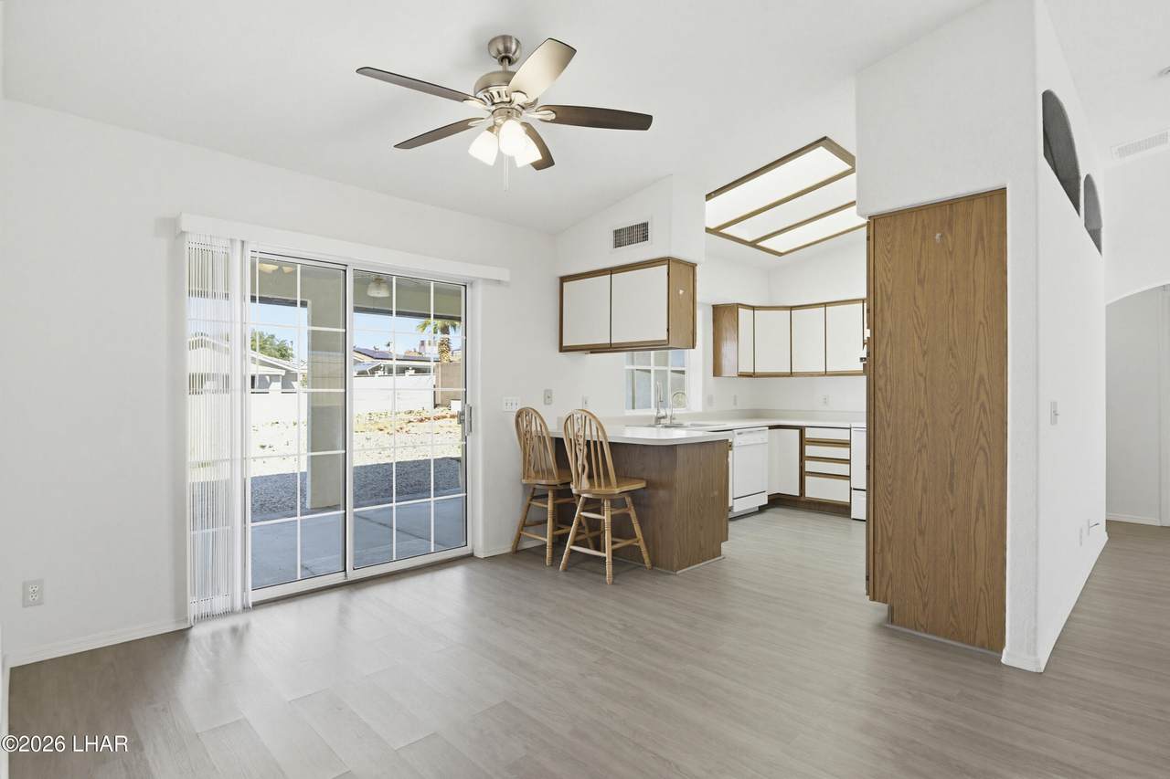 https://bt-photos.global.ssl.fastly.net/lakehavasu/1280_boomver_3_1039653-2.jpg
