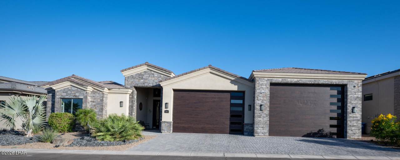 895 Bella Vista Dr - Photo 1