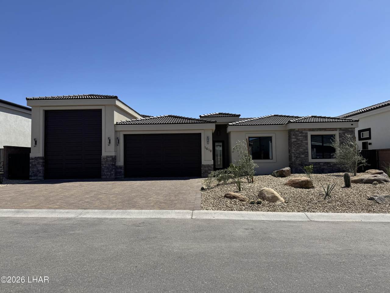 1610 Sandra Dr - Photo 1