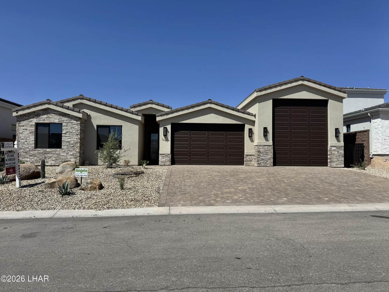 1611 Sandra Dr - Photo 1