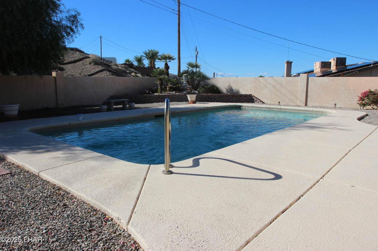 3000 Maverick Dr - Photo 1