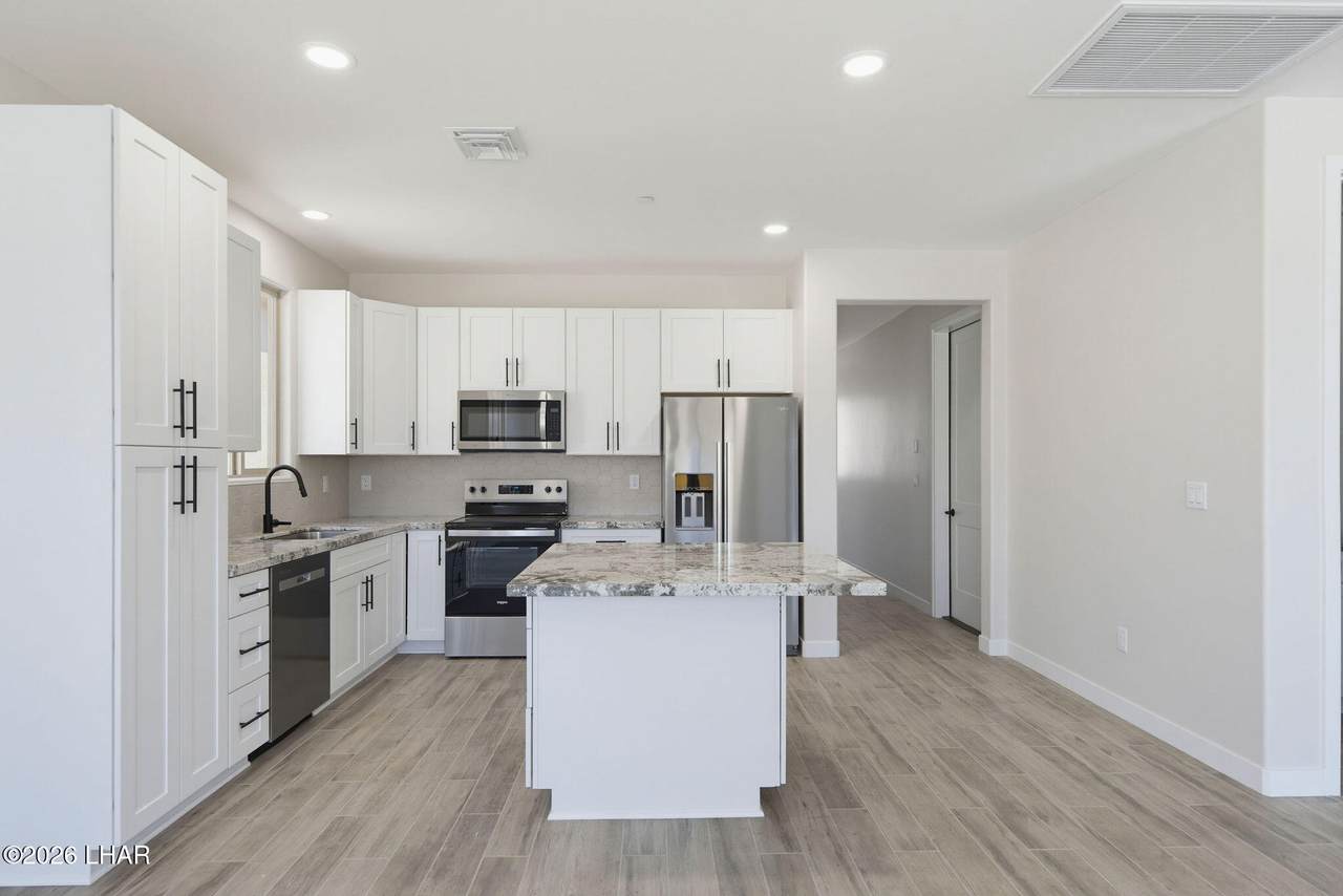 https://bt-photos.global.ssl.fastly.net/lakehavasu/1280_boomver_4_1039815-2.jpg