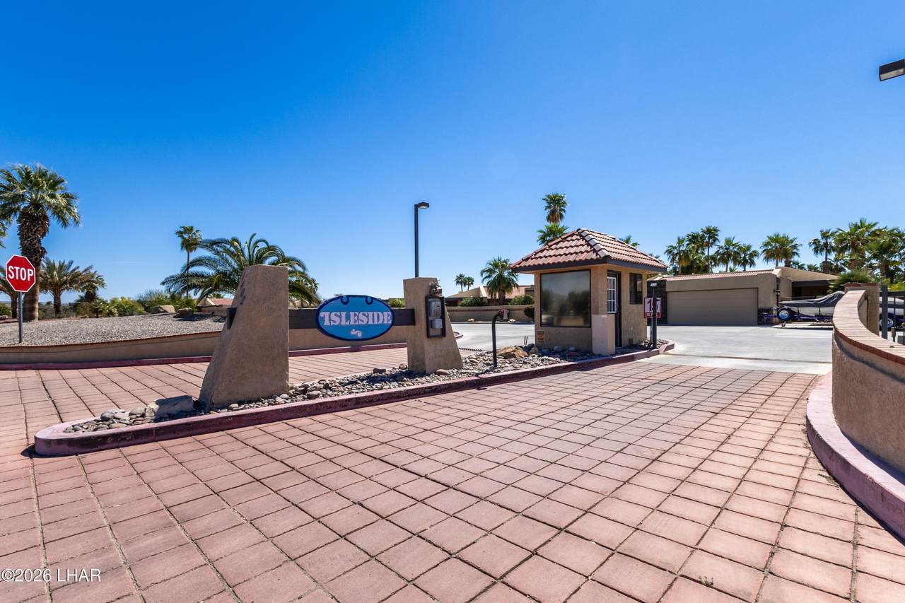 1402 Mcculloch Blvd - Photo 1
