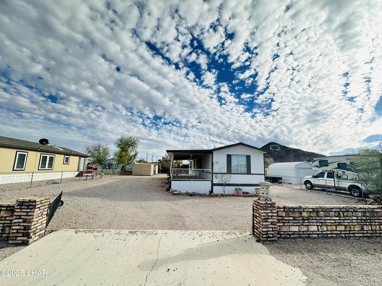 661 Granada Dr - Photo 1