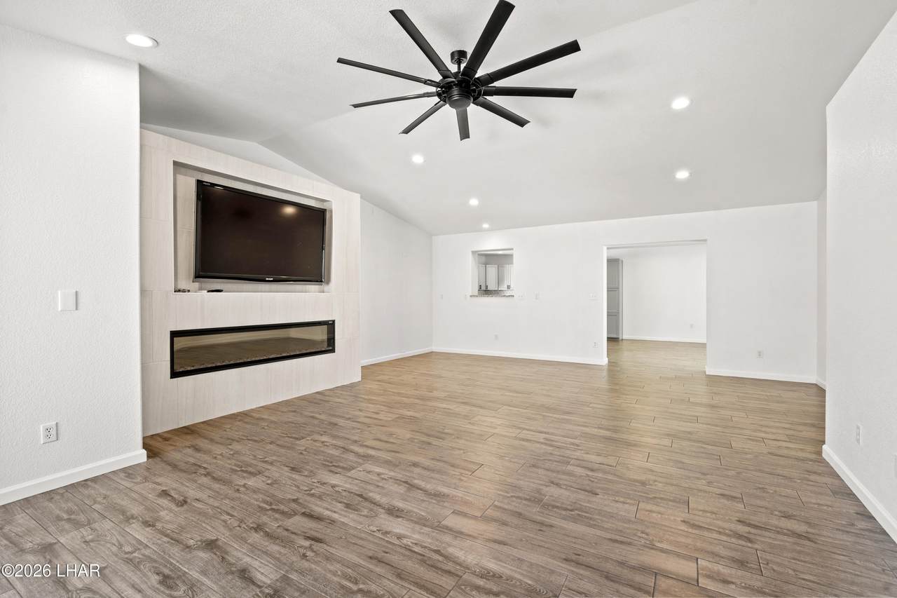 https://bt-photos.global.ssl.fastly.net/lakehavasu/1280_boomver_5_1040328-2.jpg