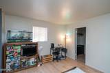 2424 Manor Ln - Photo 19
