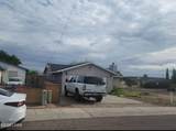 2847 Chambers Ave - Photo 2