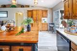 1070 Rolling Hills Dr - Photo 11