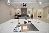 2465 Beverly Glen Dr - Photo 47