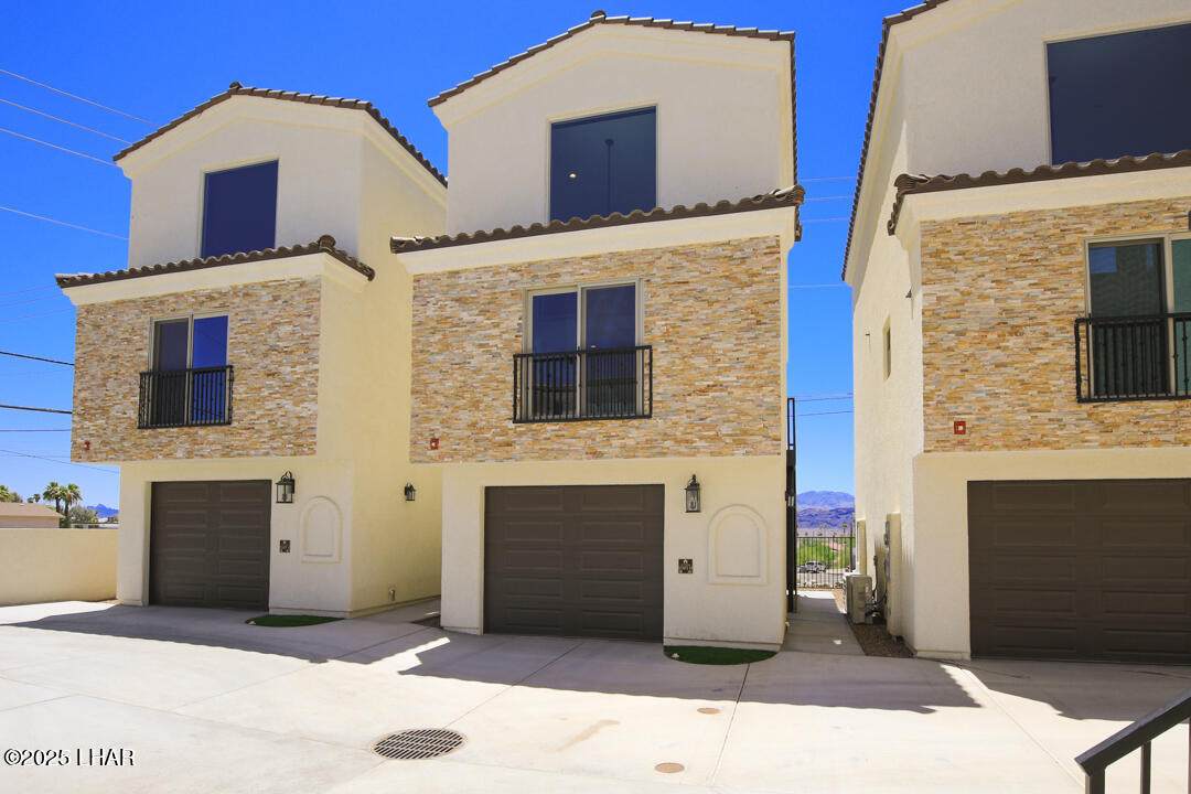 2042 Swanson Ave - Photo 1