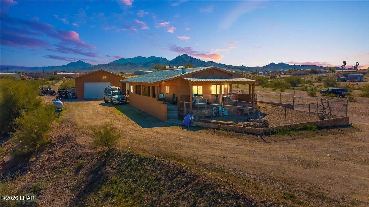 7848 Seely Dr - Photo 1