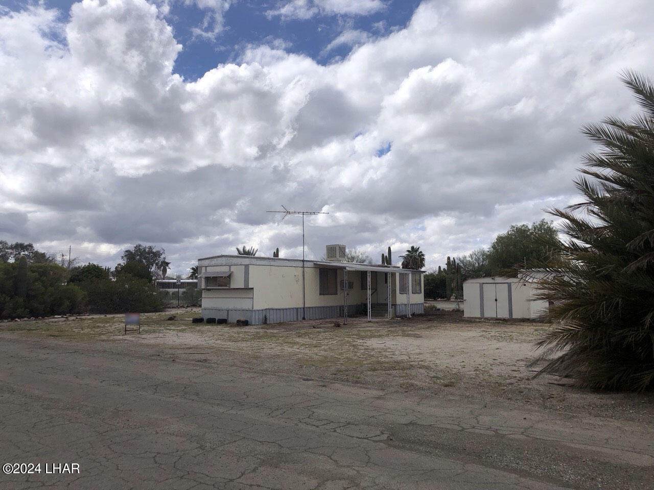 39880 Washington Dr - Photo 1