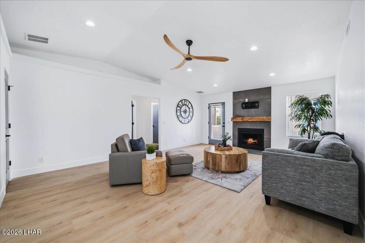 https://bt-photos.global.ssl.fastly.net/lakehavasu/orig_boomver_1_1039963-2.jpg