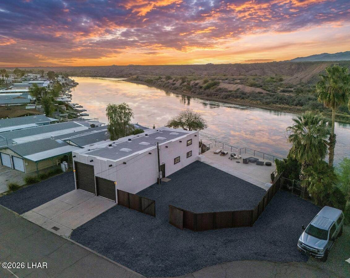 https://bt-photos.global.ssl.fastly.net/lakehavasu/orig_boomver_1_1040050-2.jpg