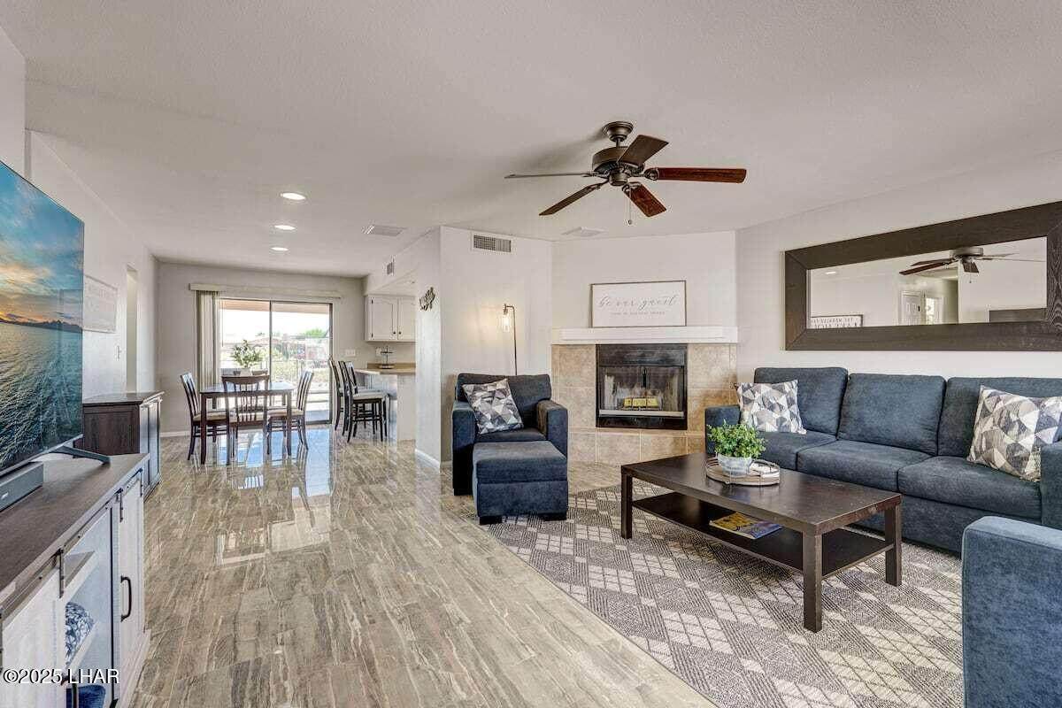 https://bt-photos.global.ssl.fastly.net/lakehavasu/1280_boomver_1_1040160-2.jpg