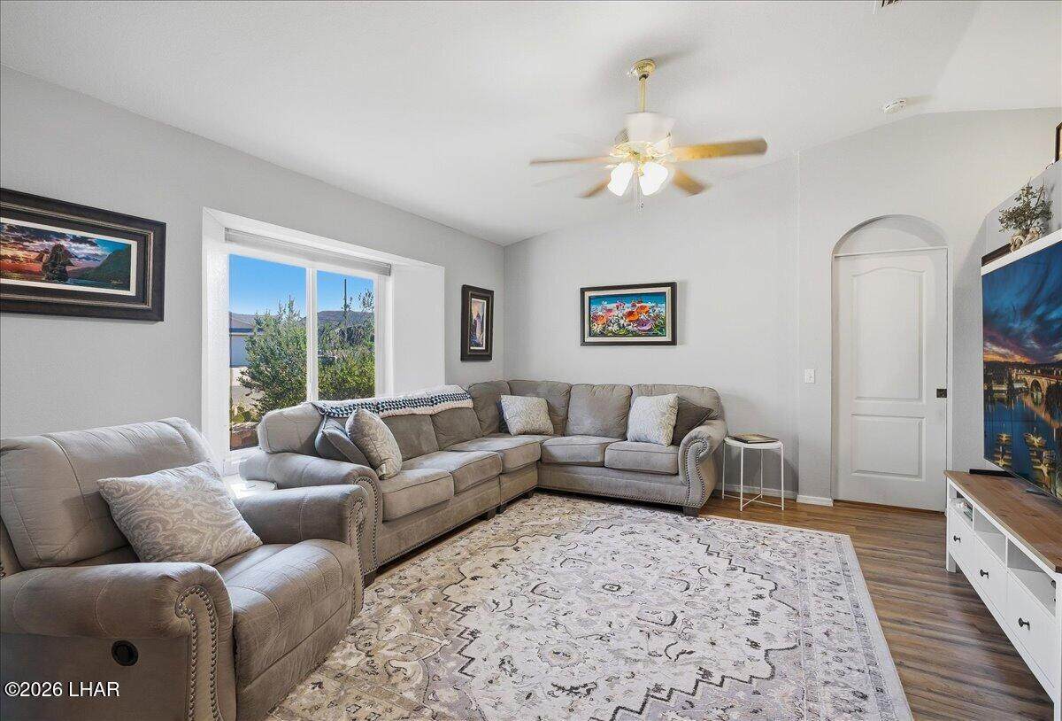 https://bt-photos.global.ssl.fastly.net/lakehavasu/orig_boomver_1_1040175-2.jpg