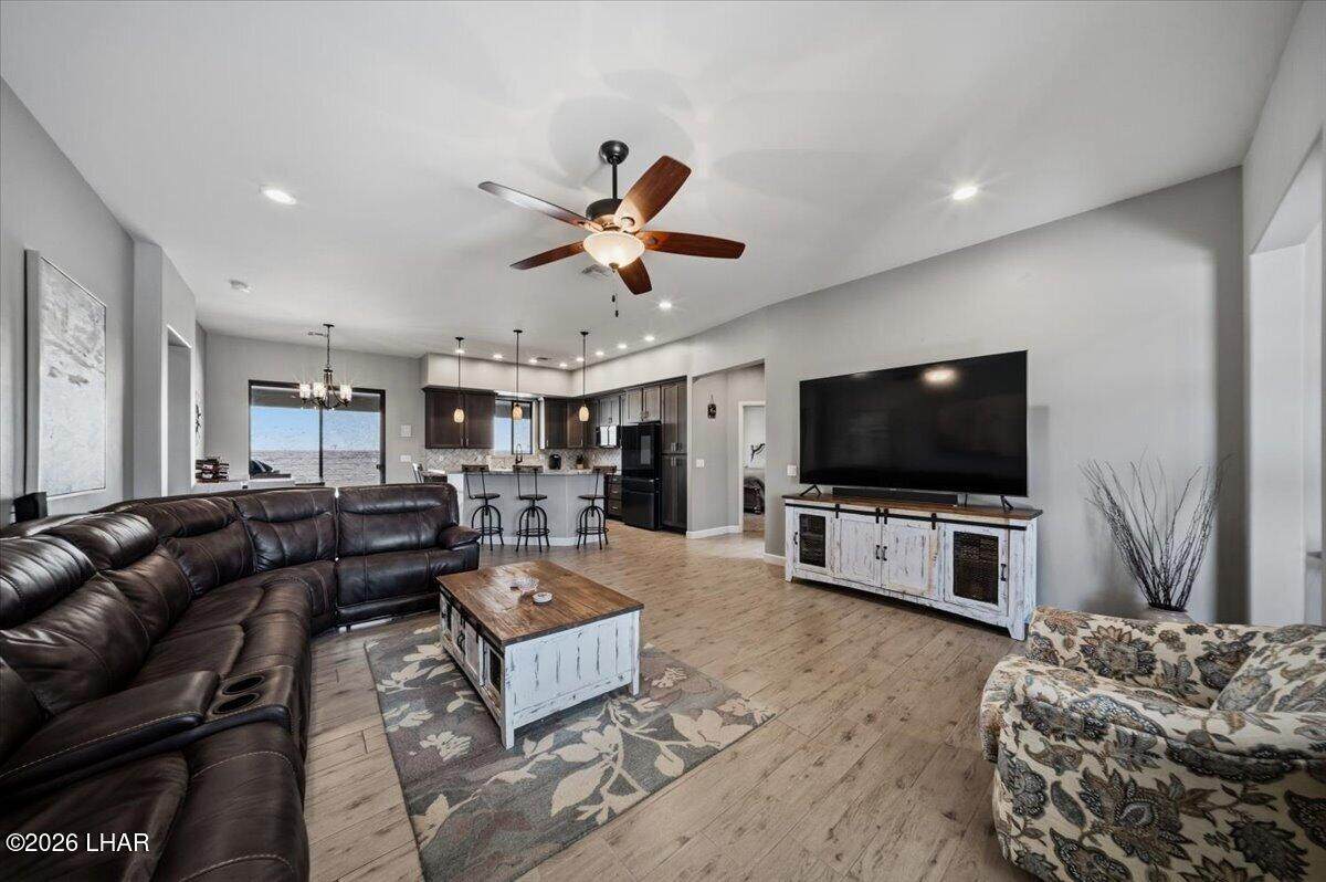https://bt-photos.global.ssl.fastly.net/lakehavasu/1280_boomver_1_1040455-2.jpg