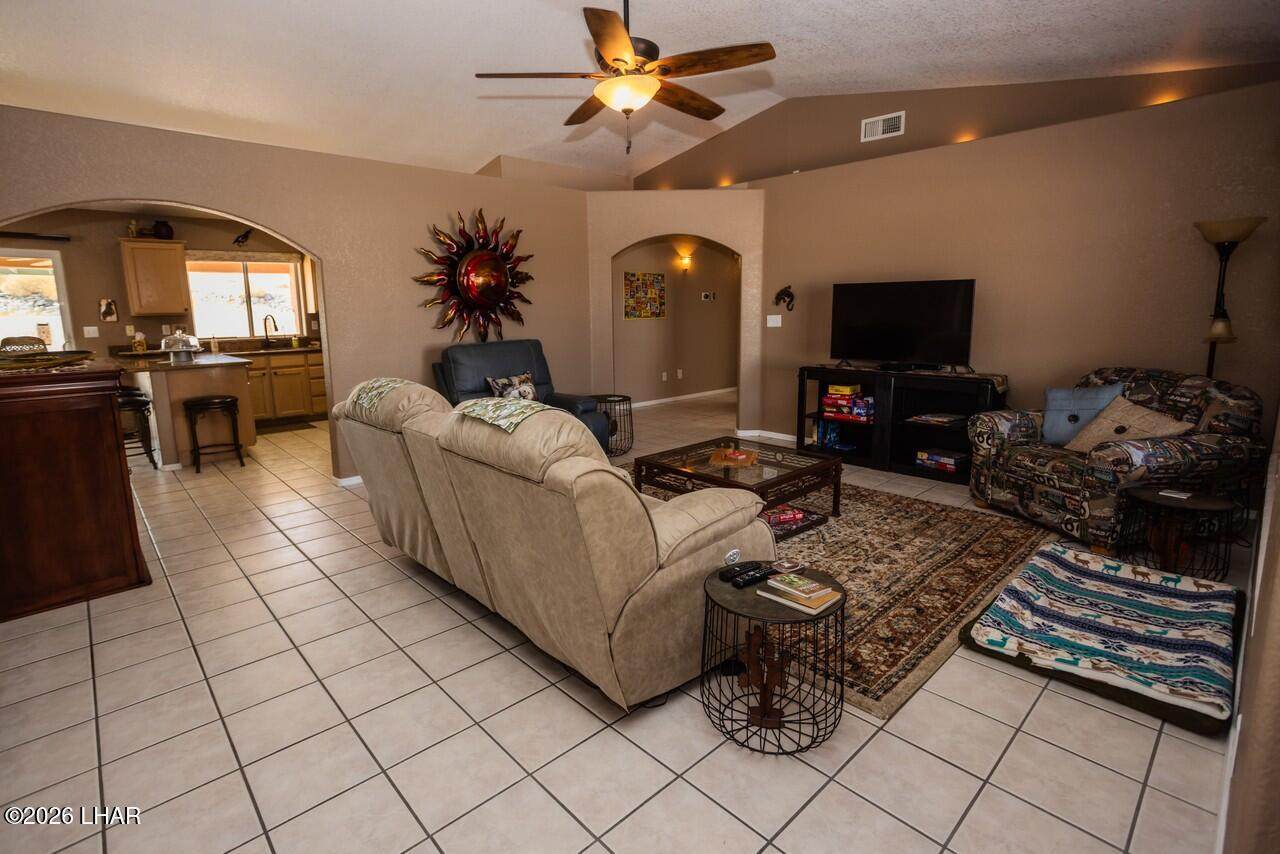https://bt-photos.global.ssl.fastly.net/lakehavasu/orig_boomver_1_1040786-2.jpg