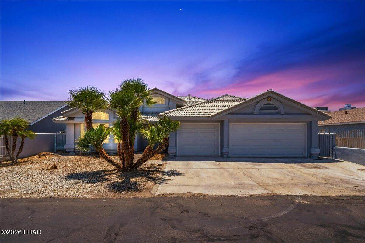2555 Country Club Pl - Photo 1