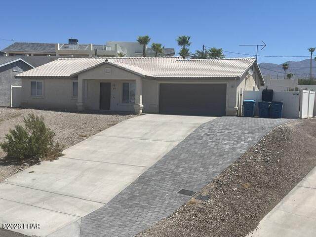 2713 Huntington Dr - Photo 1