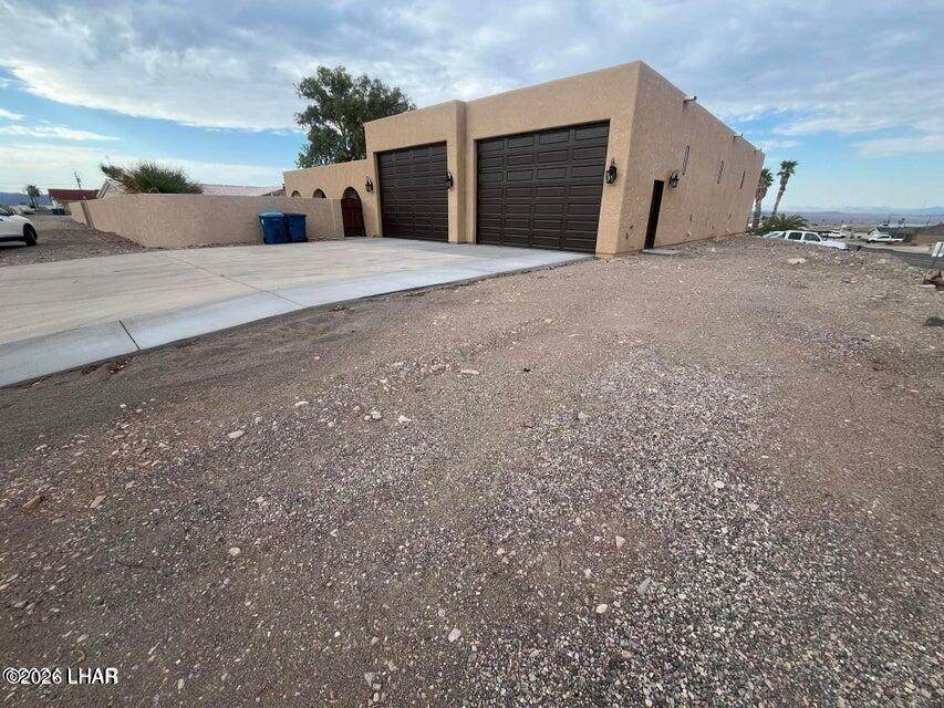 911 Scout Dr - Photo 1