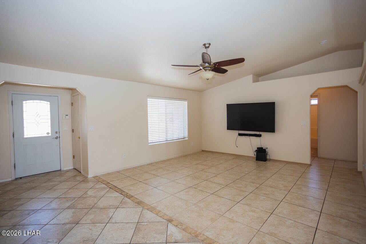 https://bt-photos.global.ssl.fastly.net/lakehavasu/orig_boomver_1_1041999-2.jpg