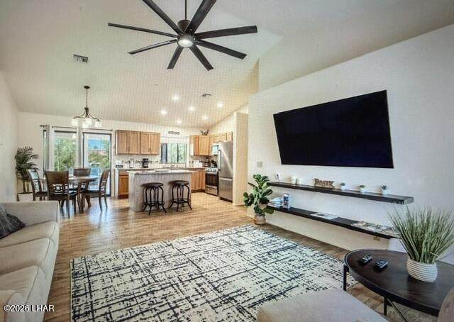 https://bt-photos.global.ssl.fastly.net/lakehavasu/orig_boomver_1_1042551-2.jpg