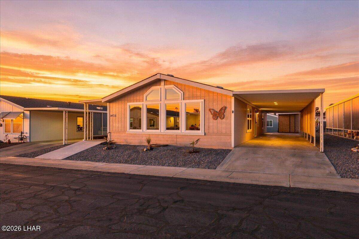 1435 King Dr - Photo 1