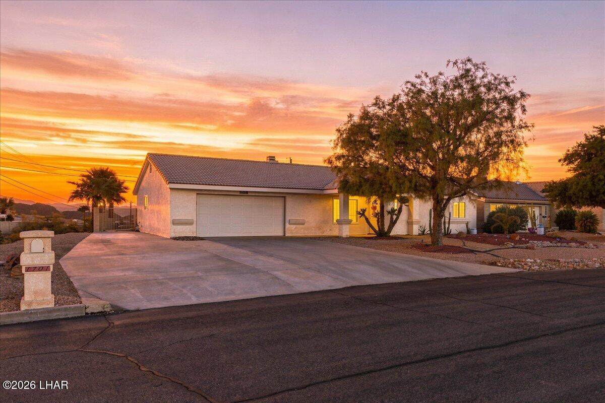 1701 Mohican Dr - Photo 1