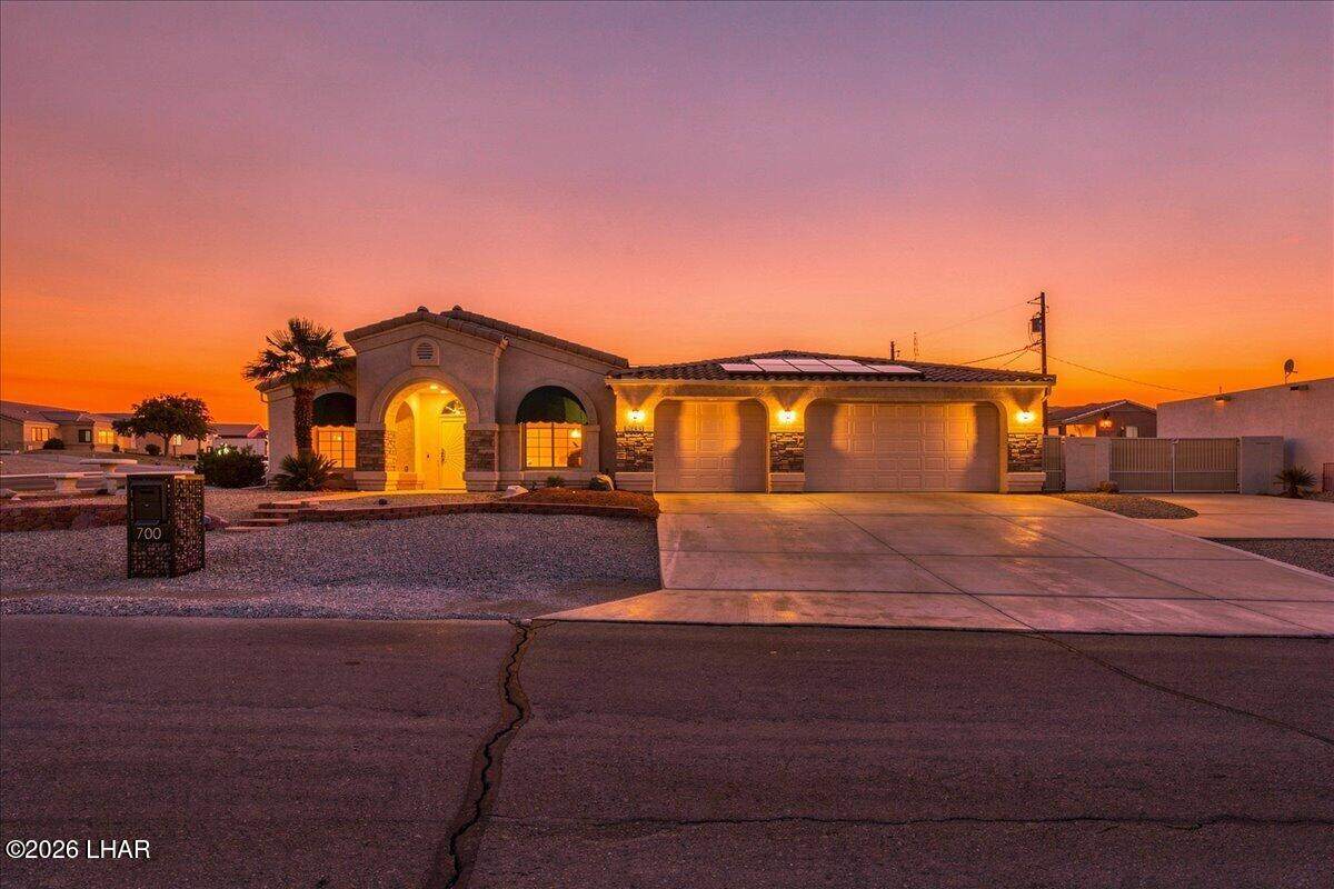 700 Sumac Dr - Photo 1