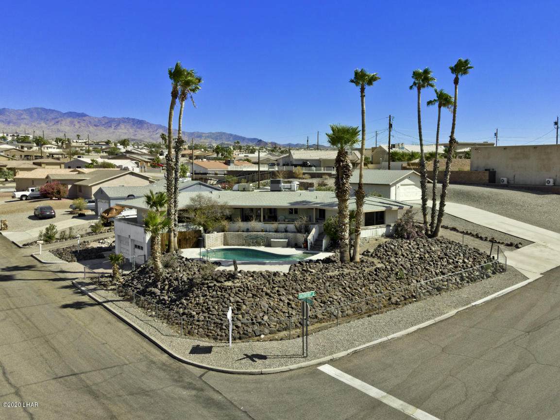 2490 Beverly Glen Dr - Photo 1