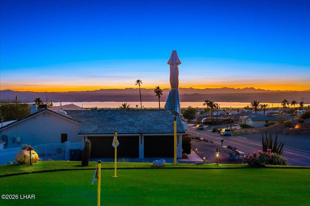 810 Phoenix Dr - Photo 1