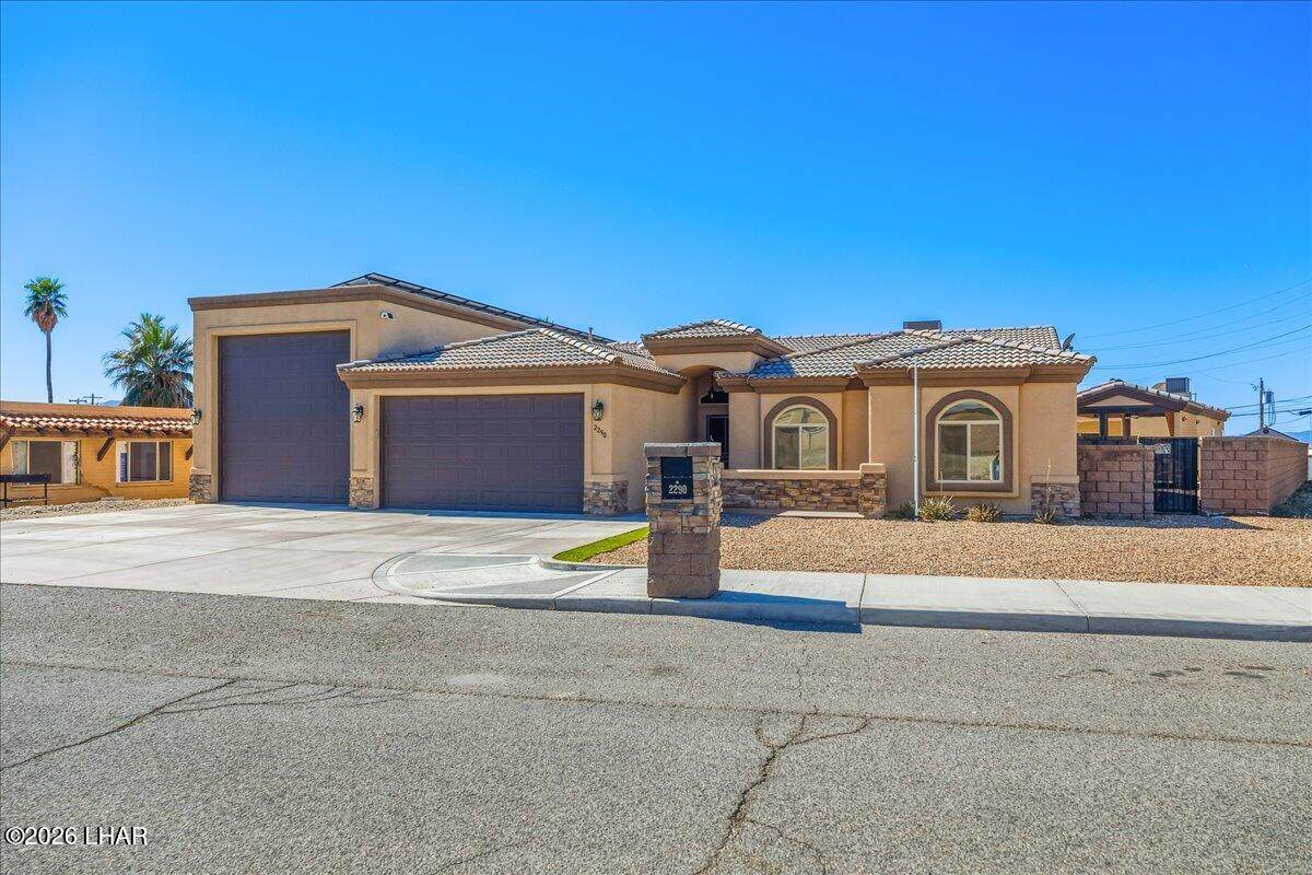 https://bt-photos.global.ssl.fastly.net/lakehavasu/orig_boomver_2_1039678-2.jpg
