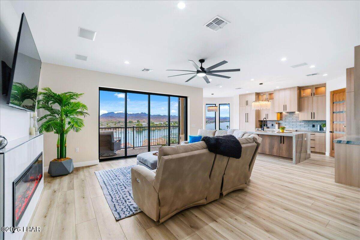 https://bt-photos.global.ssl.fastly.net/lakehavasu/orig_boomver_3_1039596-2.jpg