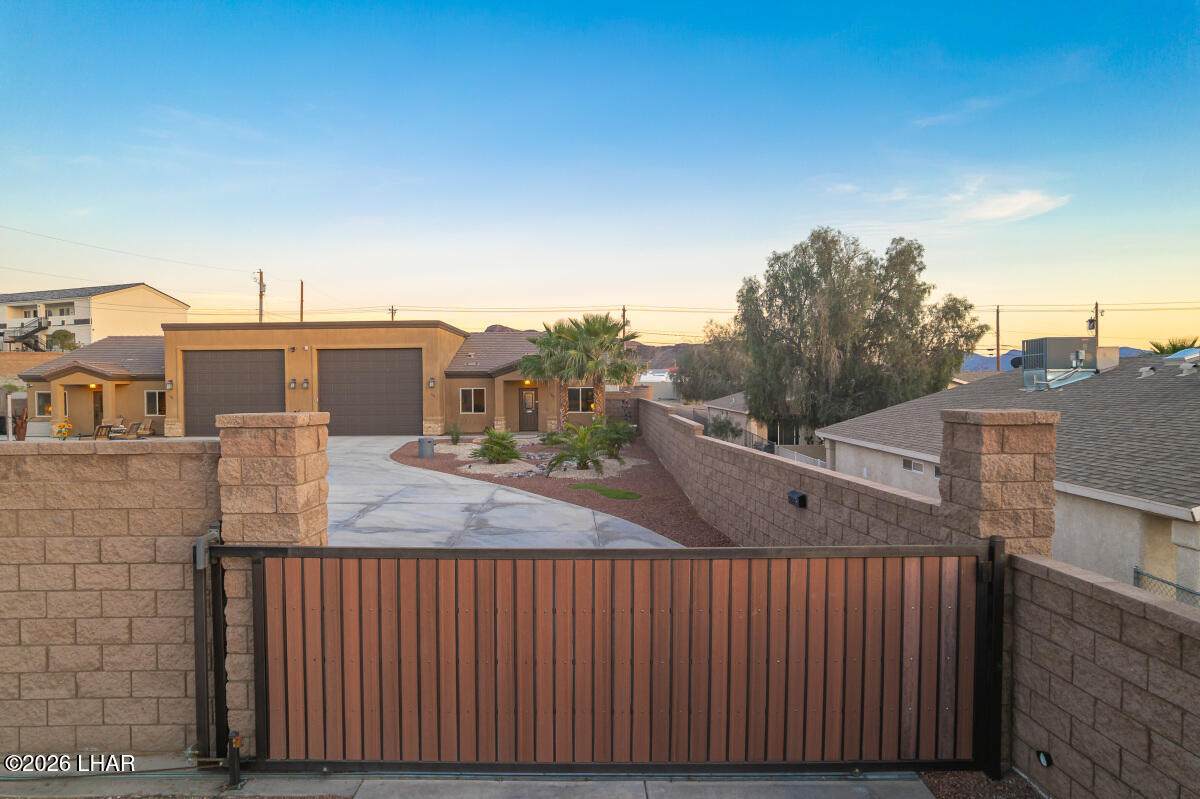 https://bt-photos.global.ssl.fastly.net/lakehavasu/1280_boomver_5_1039853-2.jpg