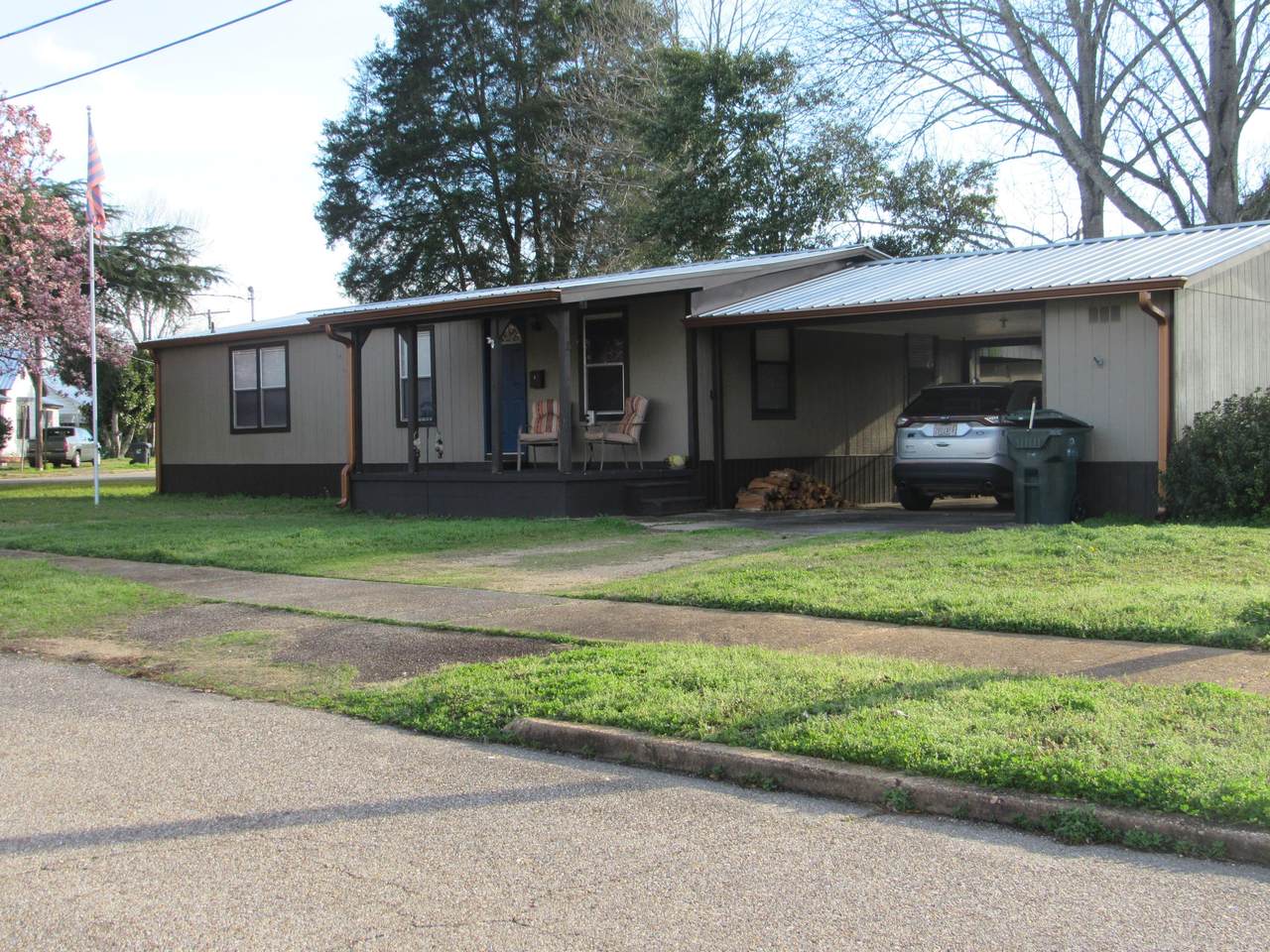 9 Ashurst Ave - Photo 1