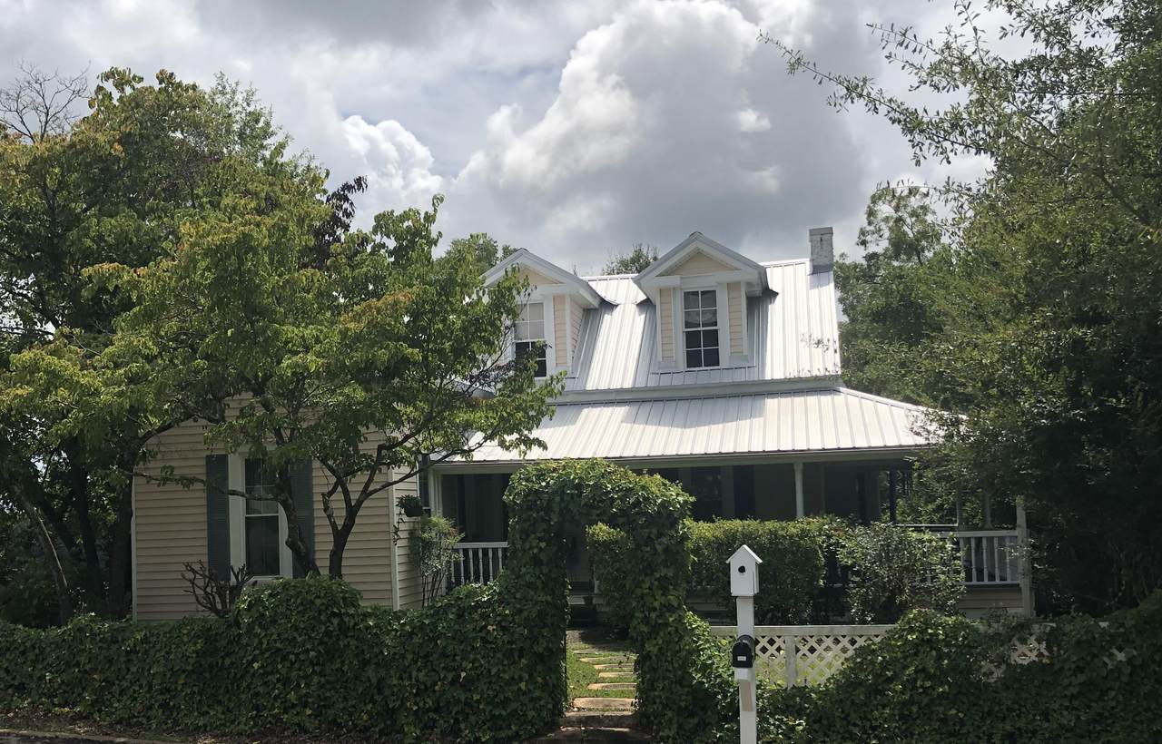398 Columbus St - Photo 1