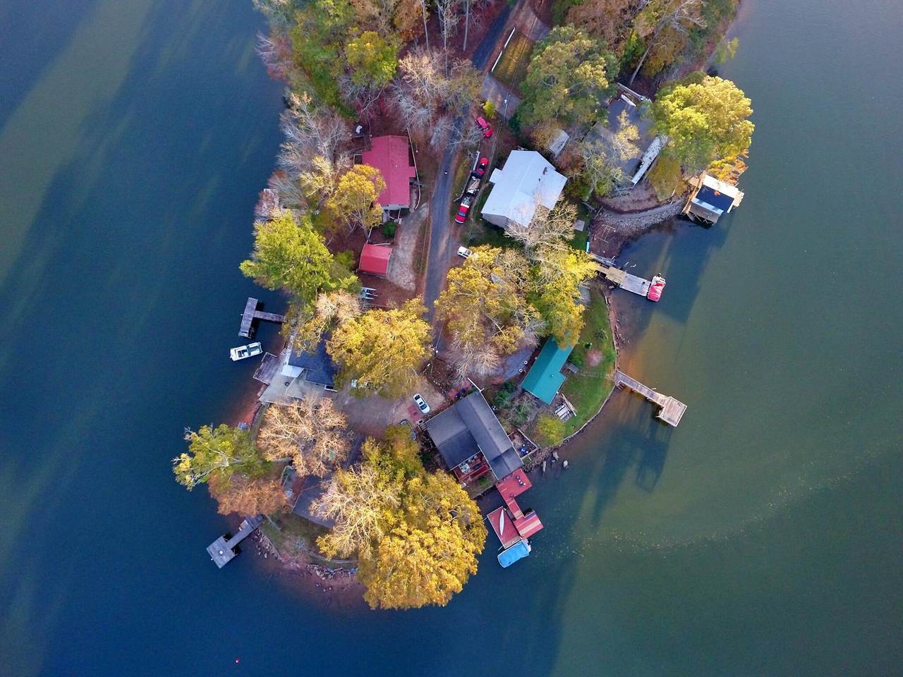 686 Shady Point - Photo 1