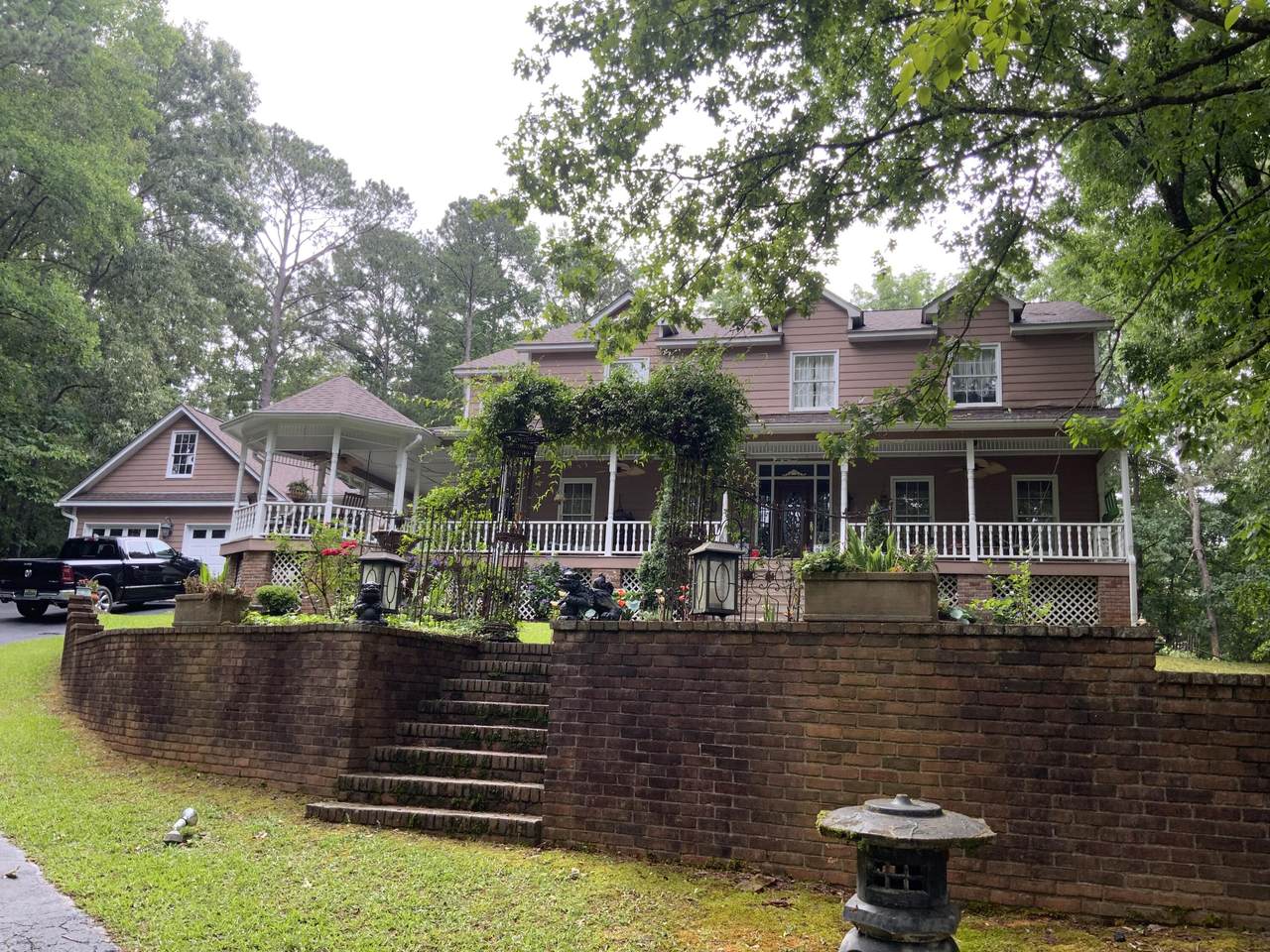 3011 Arrowhead Rd - Photo 1