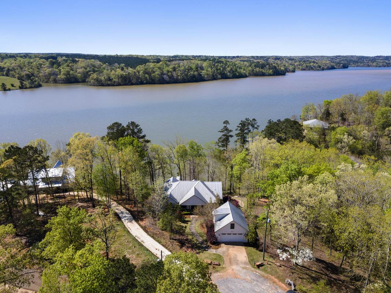 320 High Point Dr - Photo 1