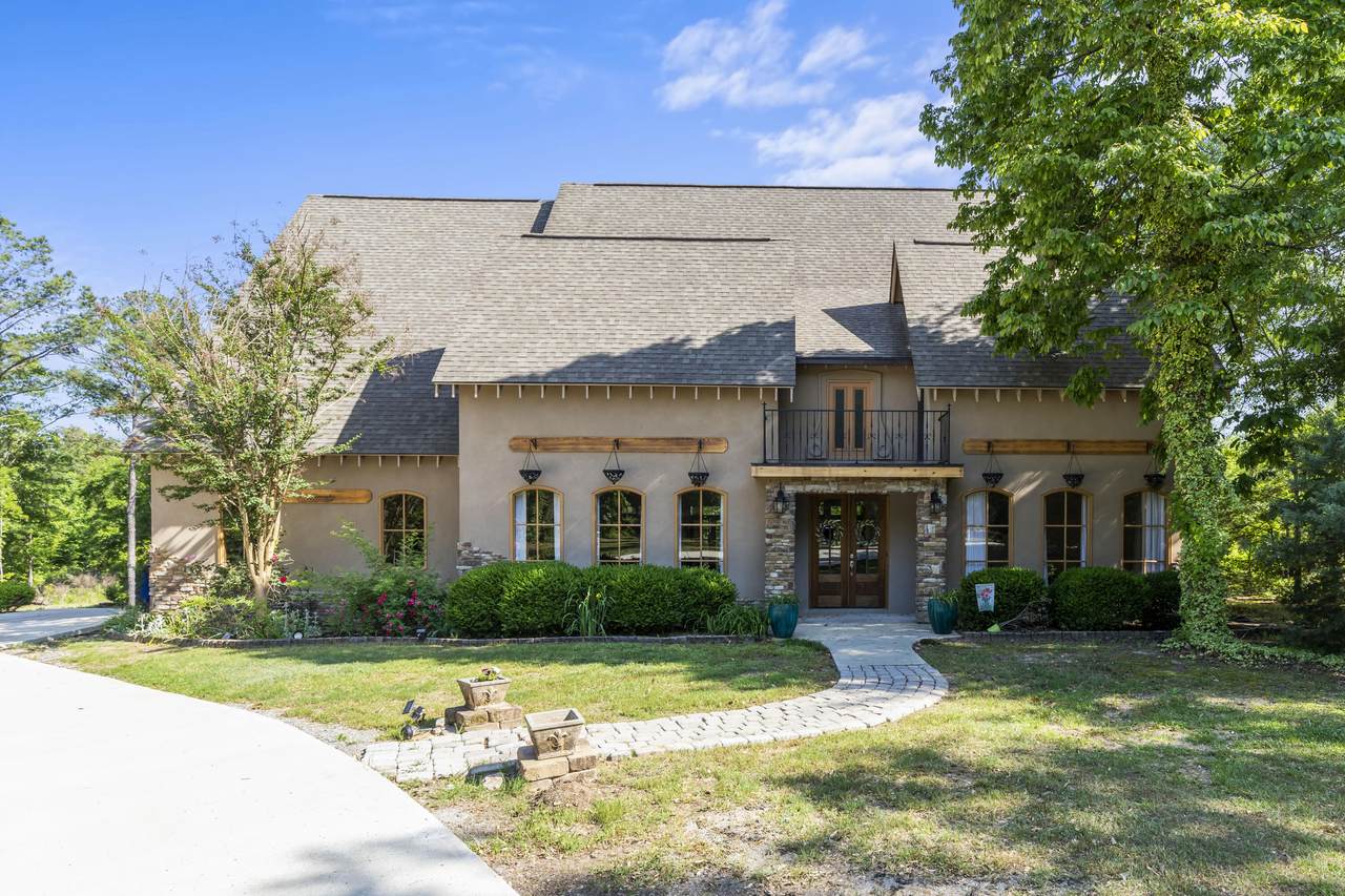 641 Mockingbird Ln - Photo 1